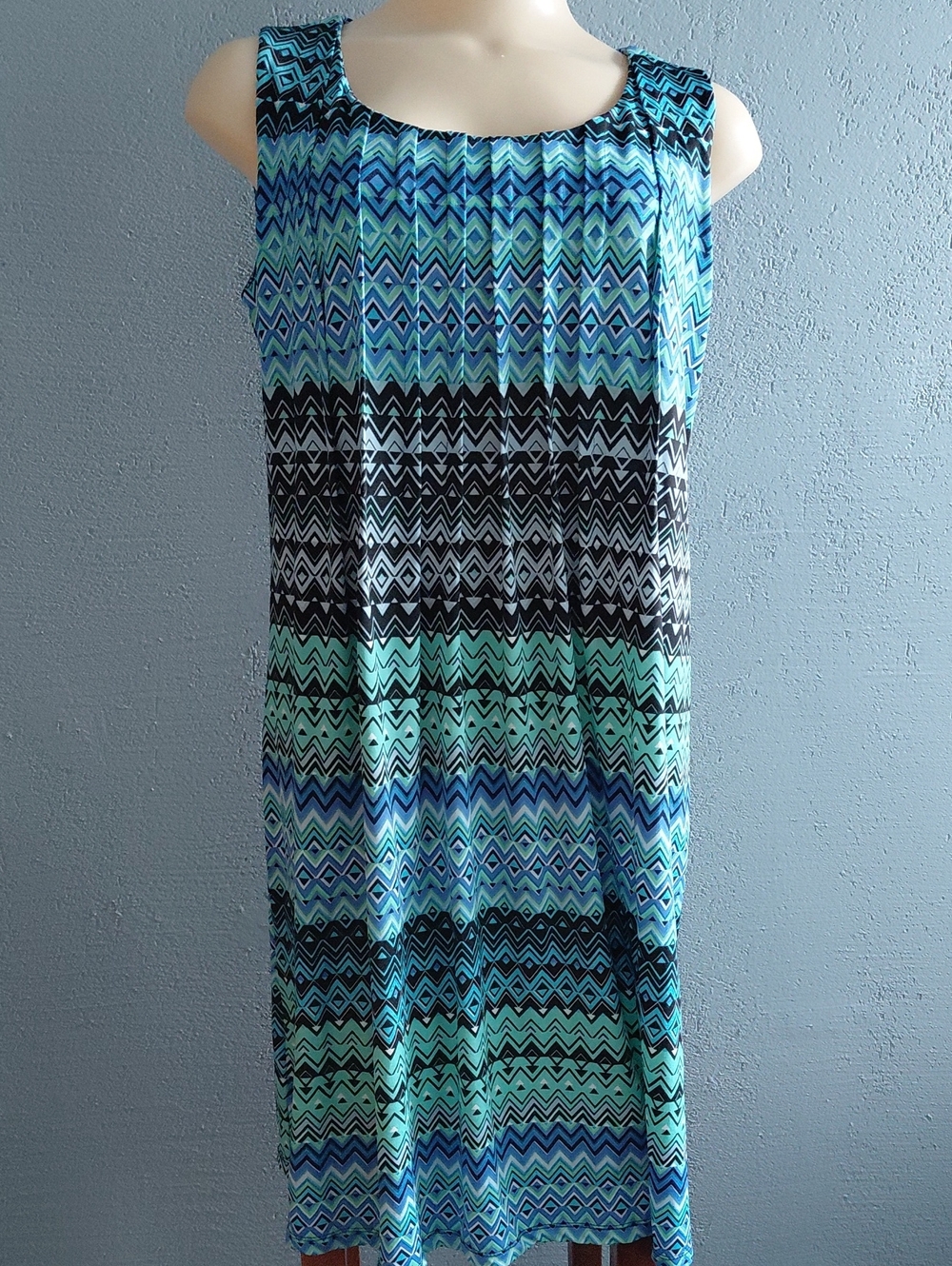 Ronni Nicole Blue and Teal Geometric Maxi Skirt
